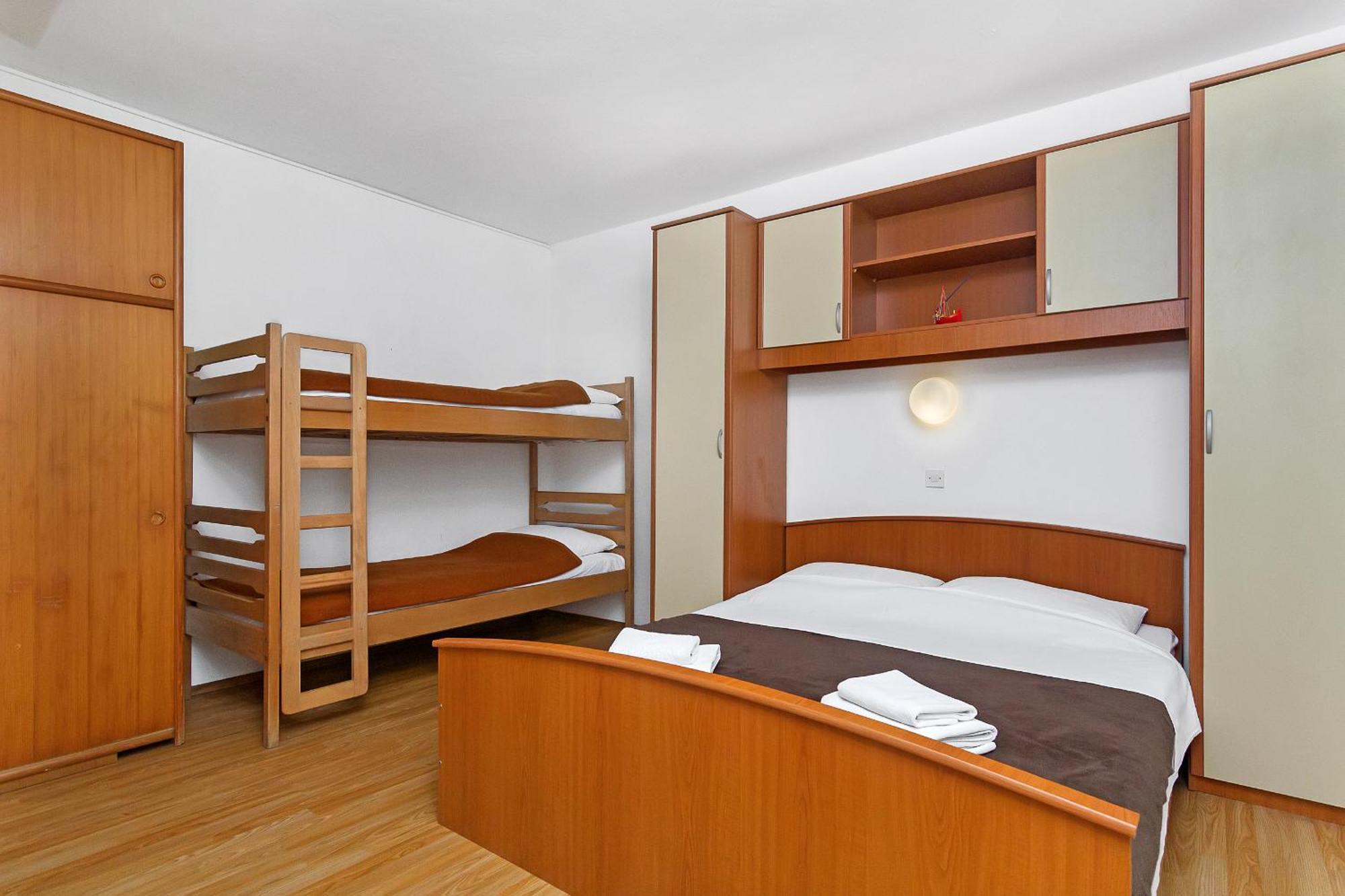 Apartmani Cico Gdinj Exterior photo