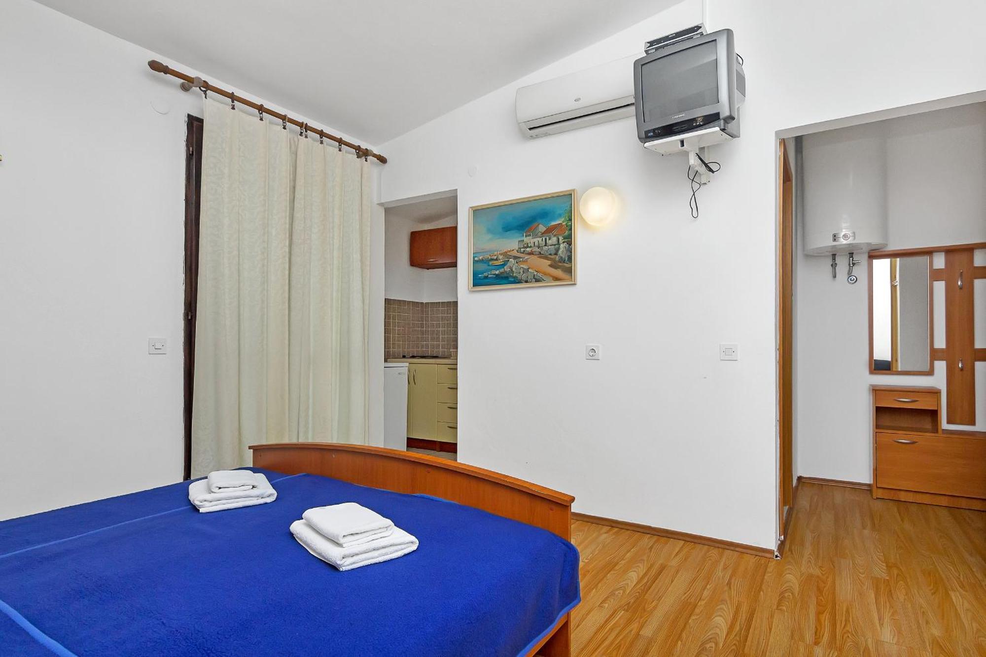 Apartmani Cico Gdinj Exterior photo
