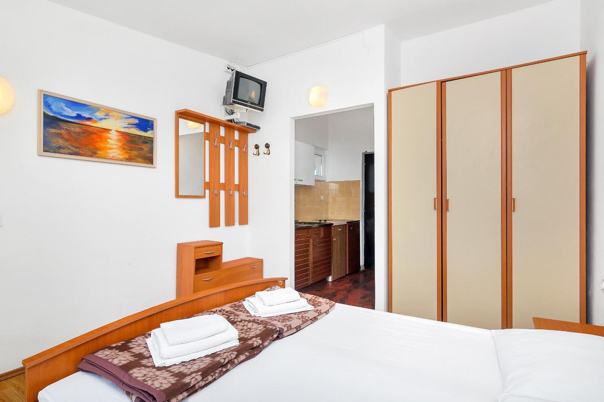Apartmani Cico Gdinj Exterior photo