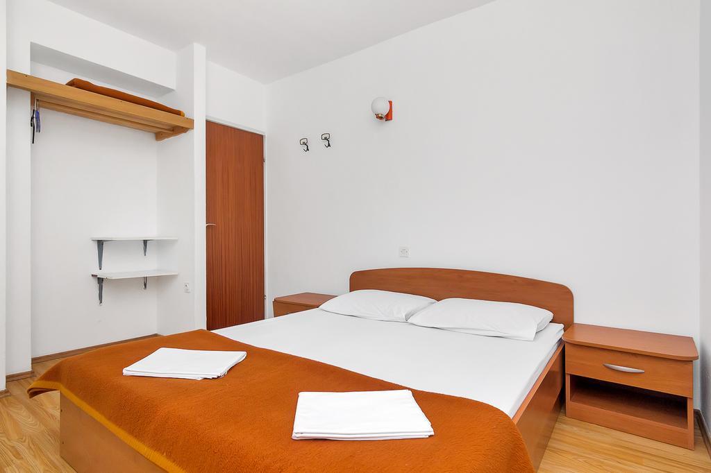 Apartmani Cico Gdinj Exterior photo