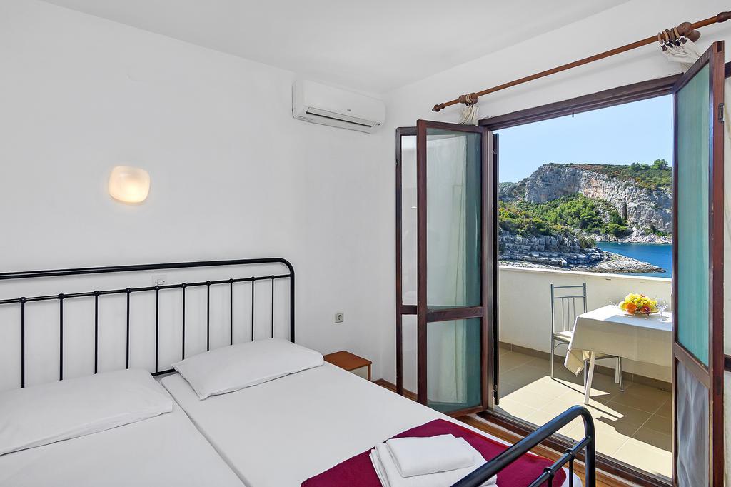 Apartmani Cico Gdinj Exterior photo